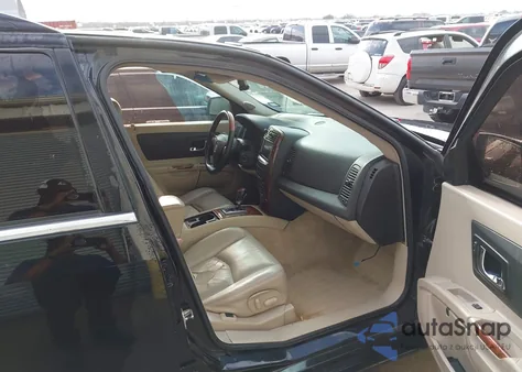 2004 Cadillac Srx V8 z USA, uszkodzony, nr VIN 1GYDE63A340153837